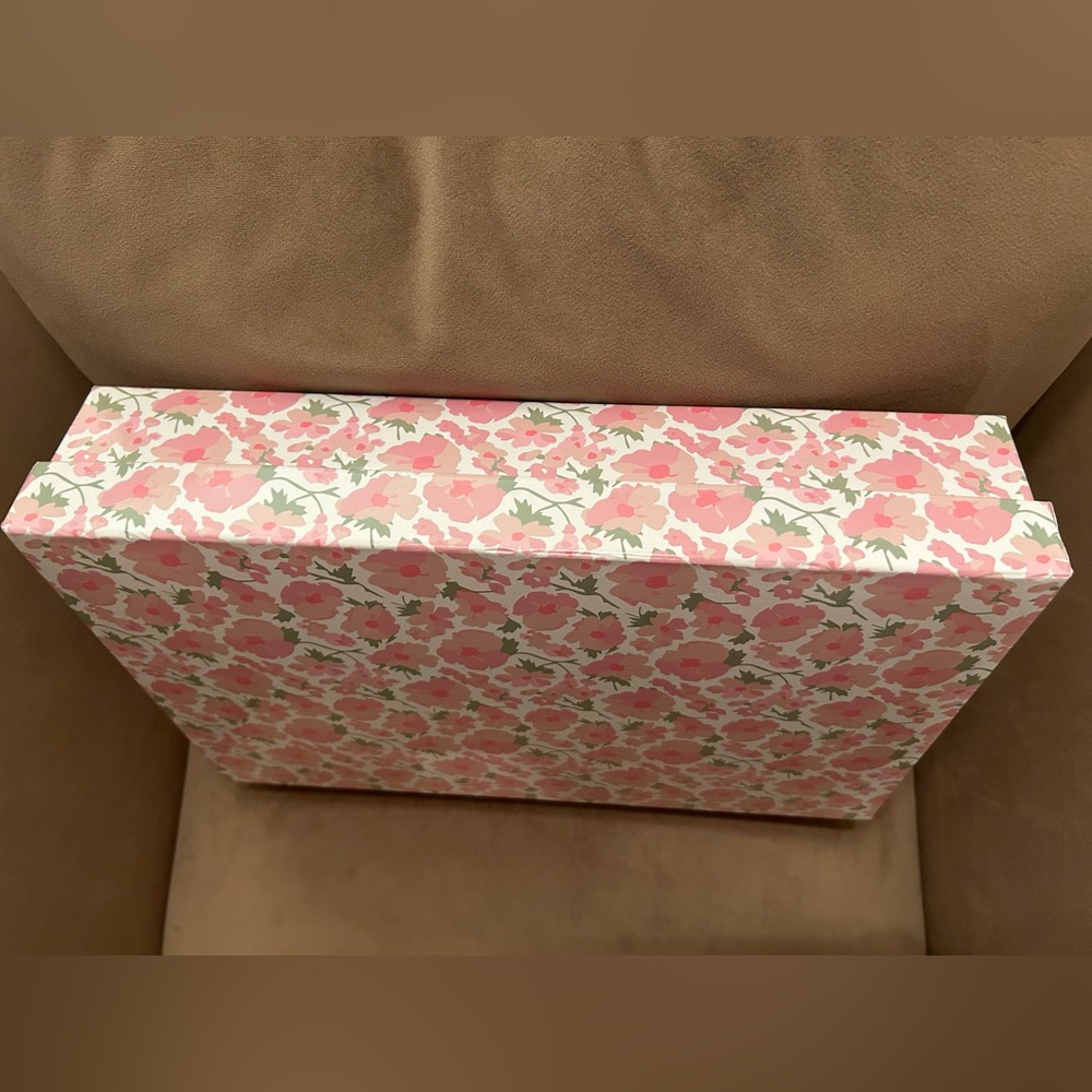 *New* Betsey Johnson Cream and Pearl 3 Piece Gift Set - Picture 16 of 16
